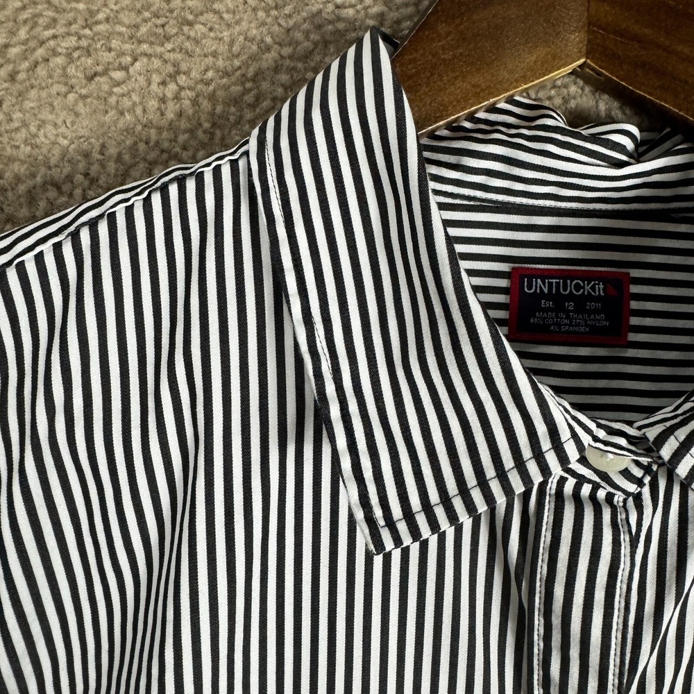 Untuckit Julianna Shirt Women's 12 Black/White‎ Stripe Stretch French Cuff Top - Picture 3 of 10